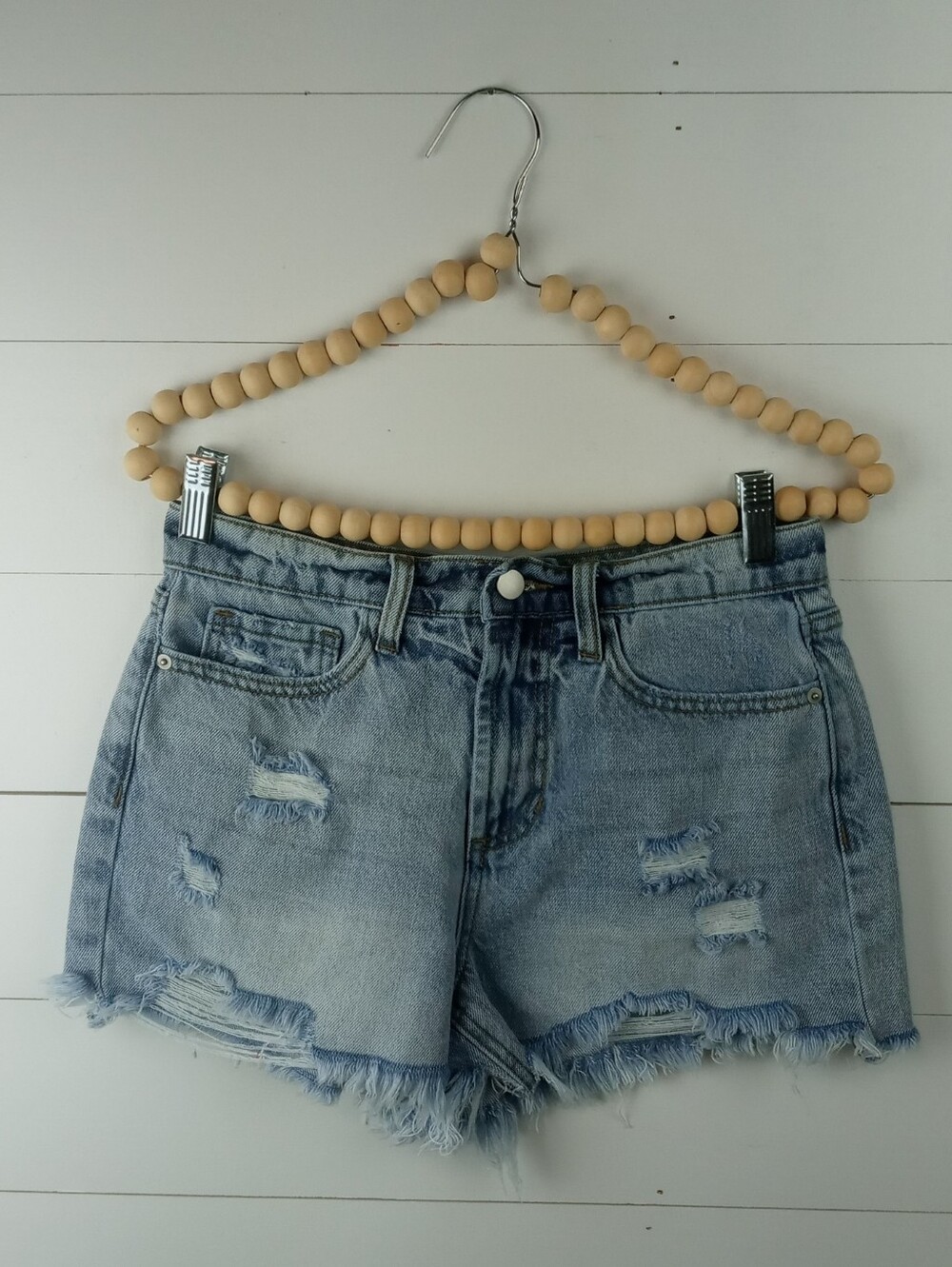 Altar'd State Women's size 25 raw hem light wash denim jean shorts